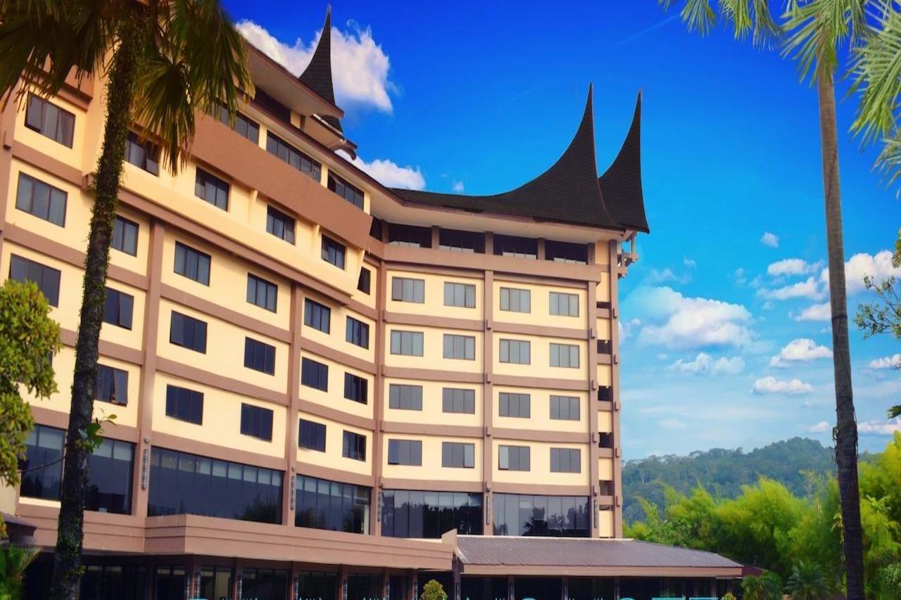 Kyriad Bumiminang Hotel Padang  Exterior foto