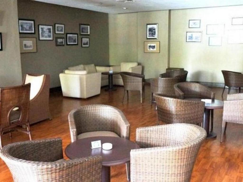 Kyriad Bumiminang Hotel Padang  Exterior foto