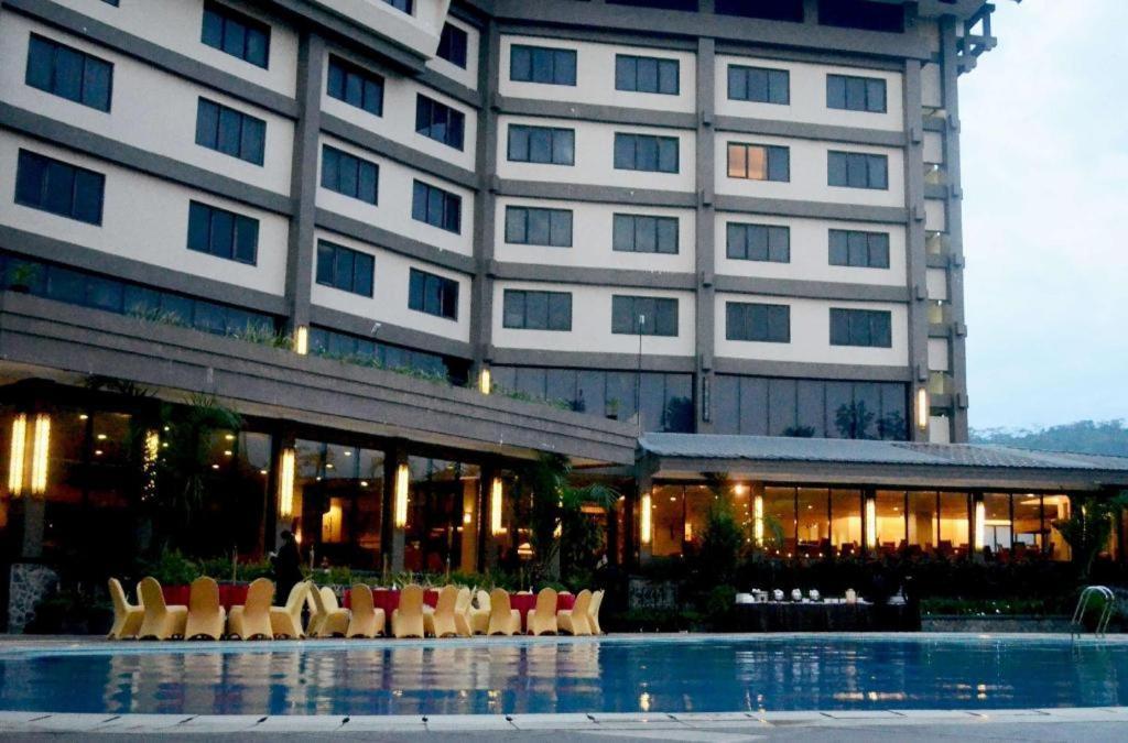 Kyriad Bumiminang Hotel Padang  Exterior foto