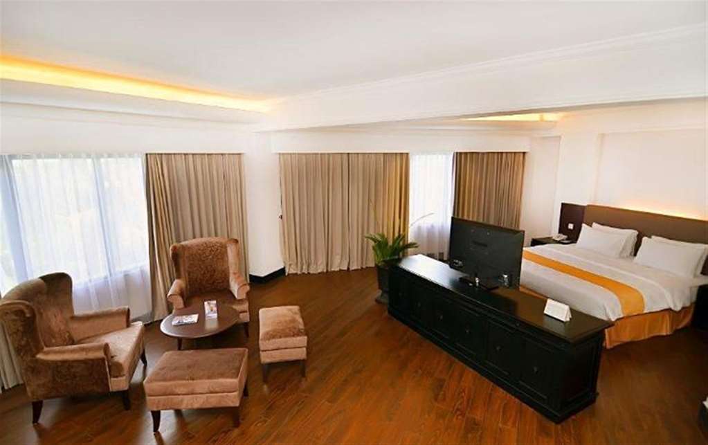 Kyriad Bumiminang Hotel Padang  Habitación foto